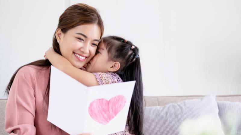 Lời chúc ngắn gọn và ý nghĩa dành tặng mẹ