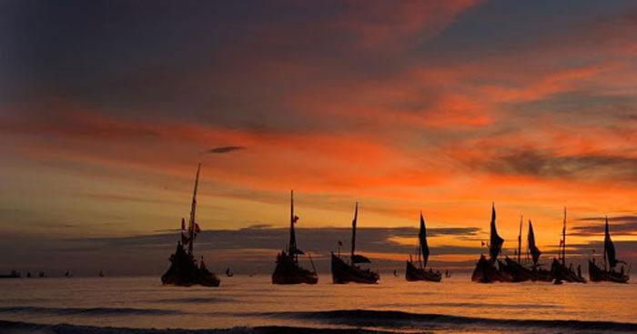 Đoàn thuyền đánh cá