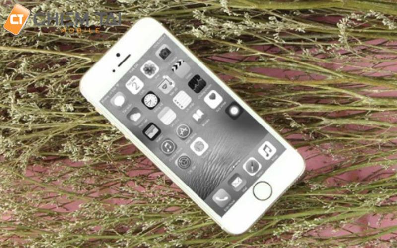 Nguyên nhân màn hình điện thoại bị trắng đen