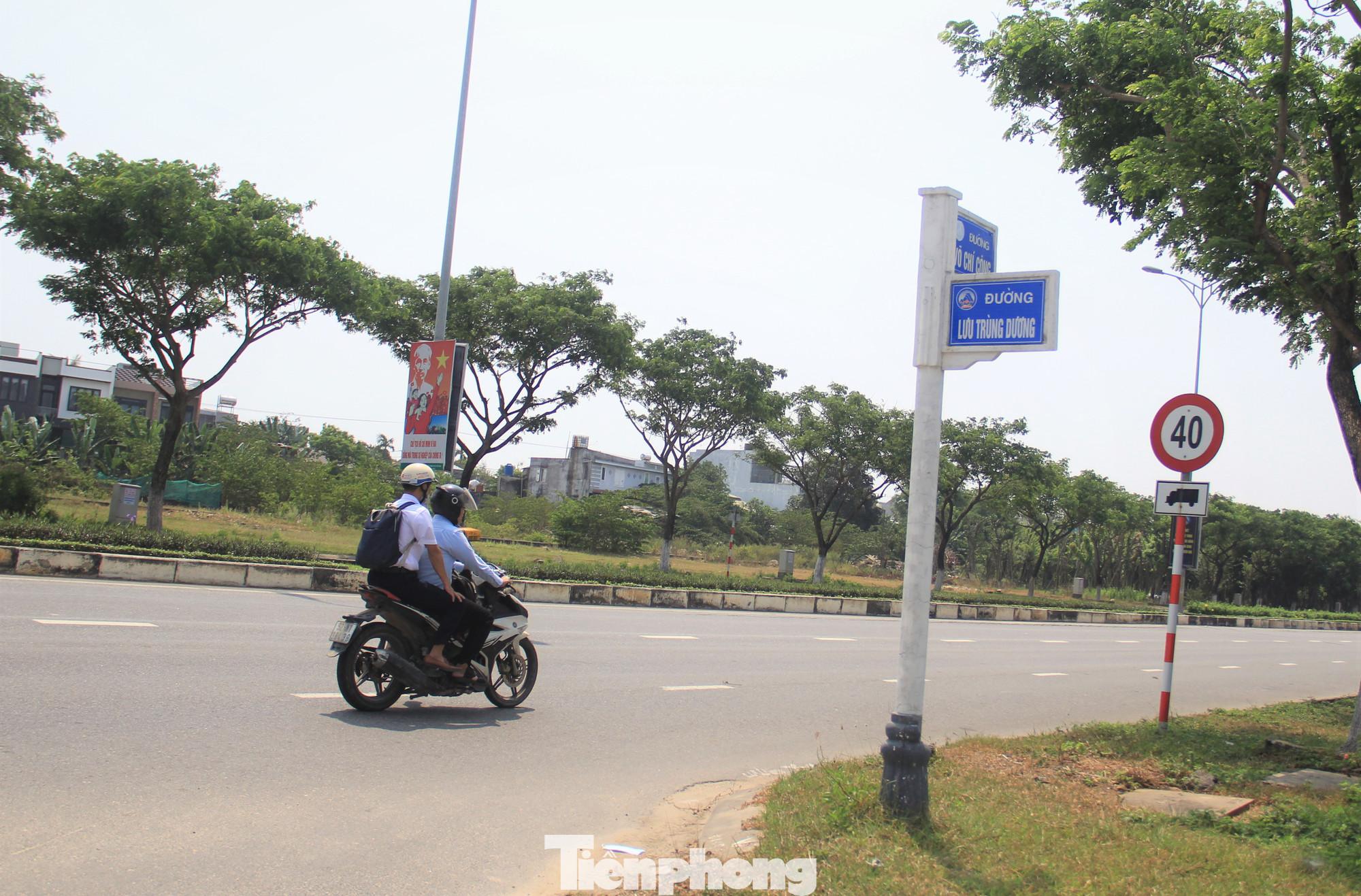 Đường Lưu Trùng Dương giao nhau với đường Võ Chí Công. Ảnh: Thanh Trần.