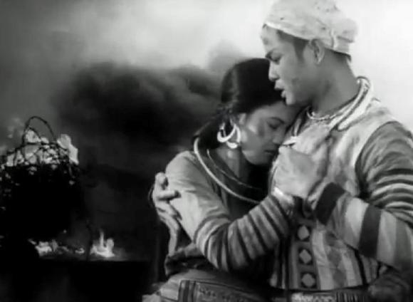 Phan tich suc song tiem tang cua nhan vat Mi (Vo chong A Phu - To Hoai)