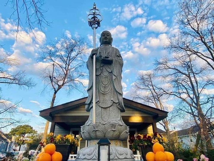 Tượng Địa Tạng Bồ Tát với người thành tâm sám hối, cầu nguyện hóa giải nghiệp chướng tuyệt tự.