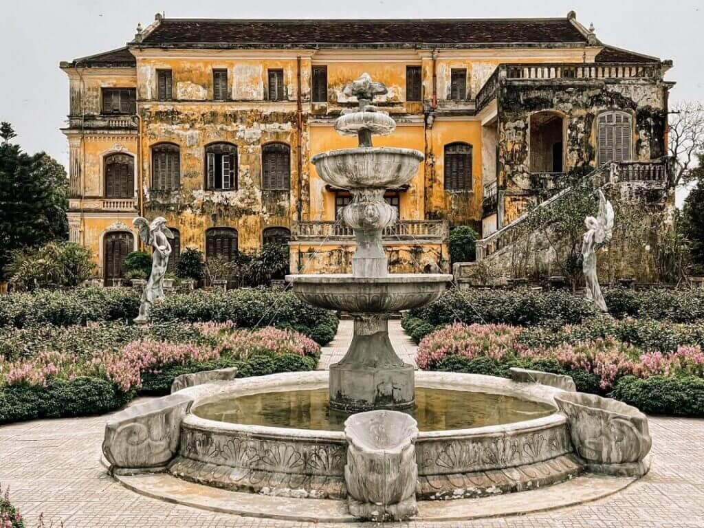 An Dinh Palace before renovation