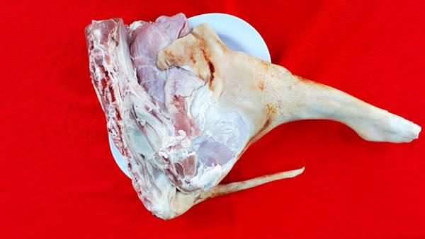 Đùi trừu trước tươi ngon tại Nắng Gió