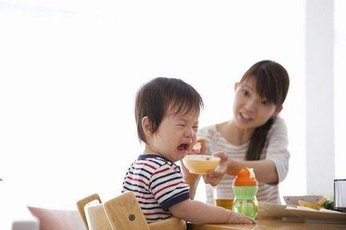 Trẻ đột nhiên biếng ăn sẽ từ chối các món mới hoặc món yêu thích của trẻ