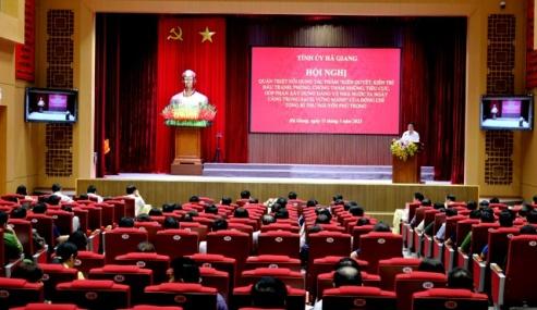 Vì sao phải kiên quyết, kiên trì trong "phòng chống tham nhũng, tiêu cực"