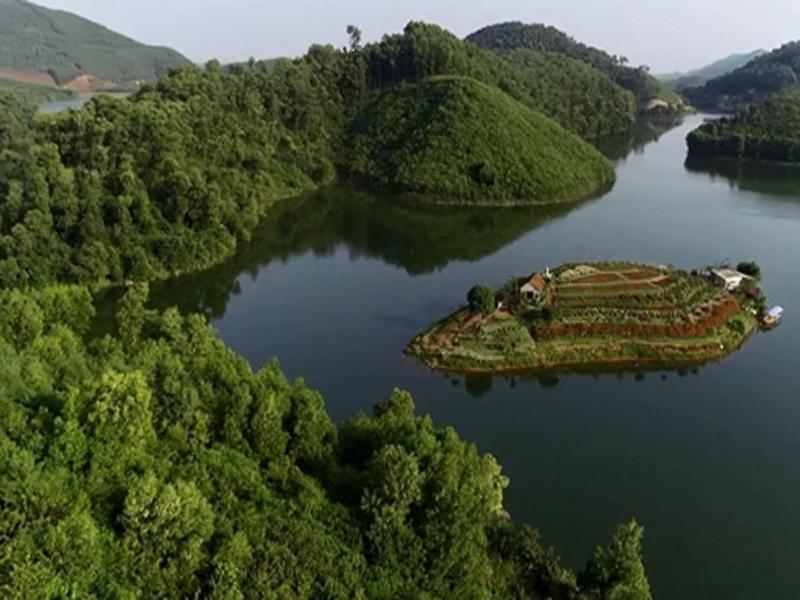 Thuê thuyền đi Hồ Núi Cốc