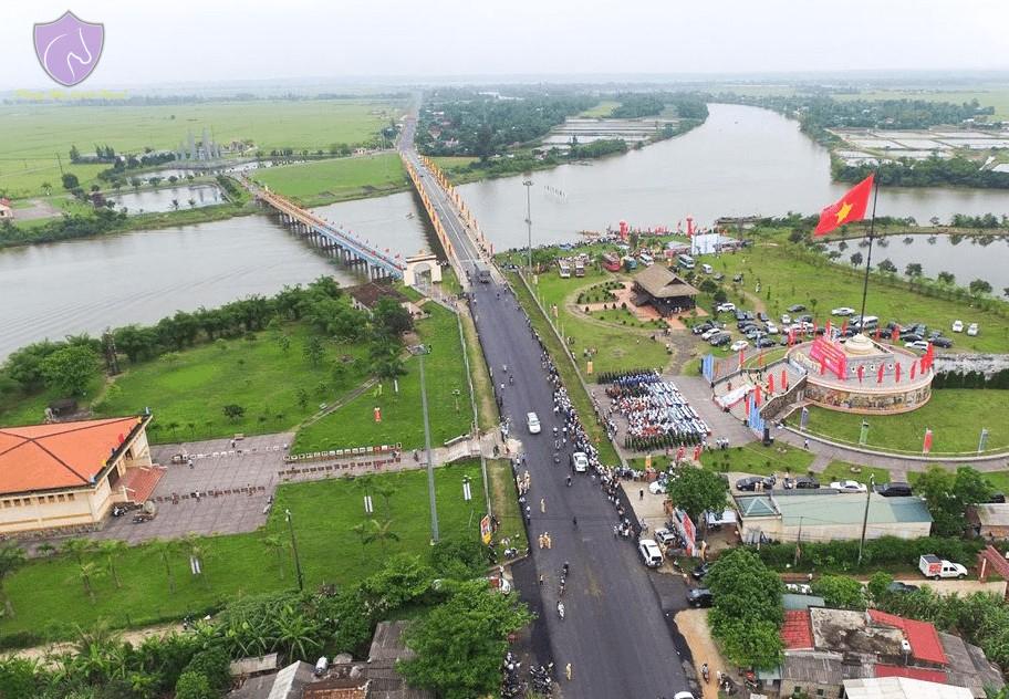 Hien Luong Bridge and Ben Hai River