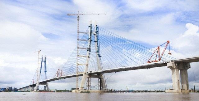 Cầu Vàm Công xảy ra sự cố nứt hiếm gặp trên thế giới (ảnh: Đăng Lê)