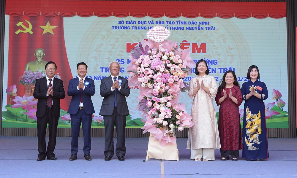 Trường Trung học phổ thông Nguyễn Trãi kỷ niệm 25 năm ngày thành lập