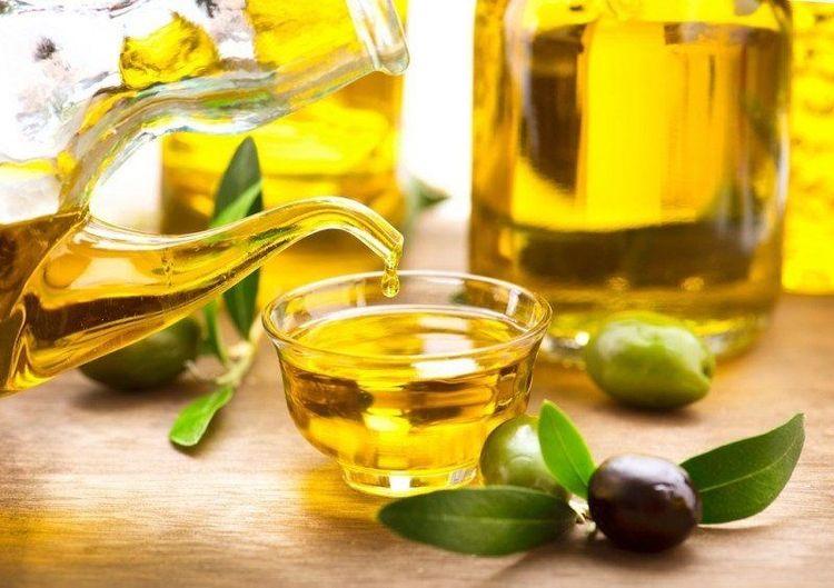 Dầu ô liu được lựa chọn sử dụng trong chế độ ăn Địa Trung Hải
