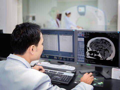 Xét nghiệm cận lâm sàng thực hiện theo phương pháp chụp cộng hưởng từ não