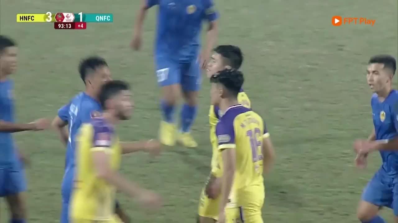 HLV Hà Nội FC phản ứng mạnh khi Tăng Tiến triệt hạ Tuấn Hải - 1
