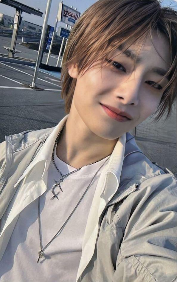 Gợi ý 11 cách chụp ảnh selfie đẹp cho nam