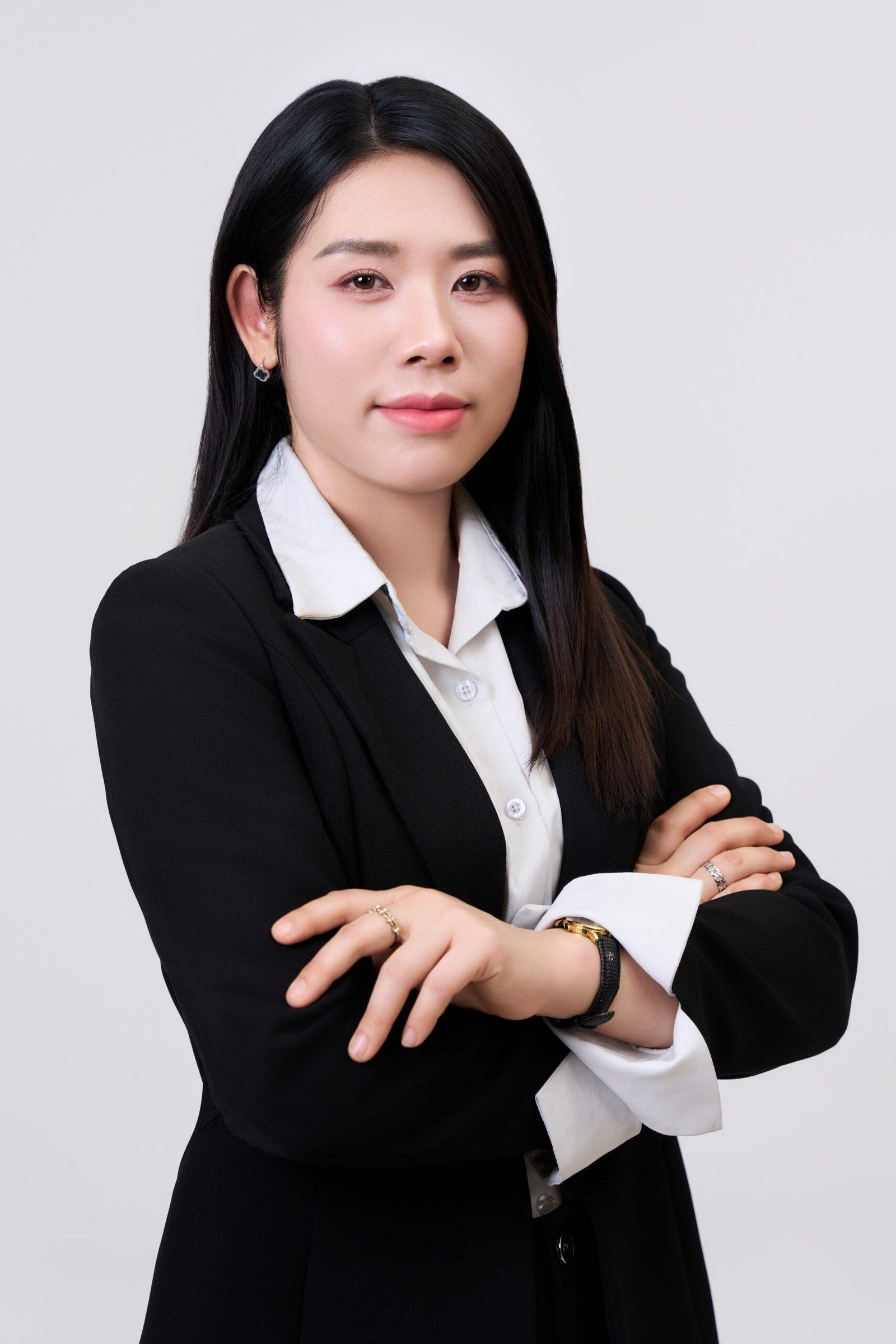 Thị trường chụp ảnh thẻ Việt Nam 2026 — Chụp ảnh thẻ 50k vs 1.5tr — Đầu tư bao nhiêu là đủ?