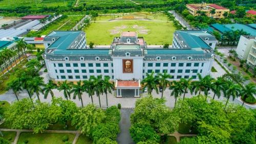 Học viện có diện tích 192 héc-ta với không gian xanh mát nên thơ