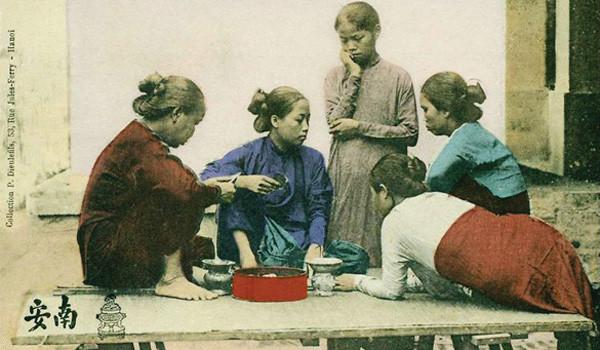 “Miếng trầu là đầu câu chuyện”