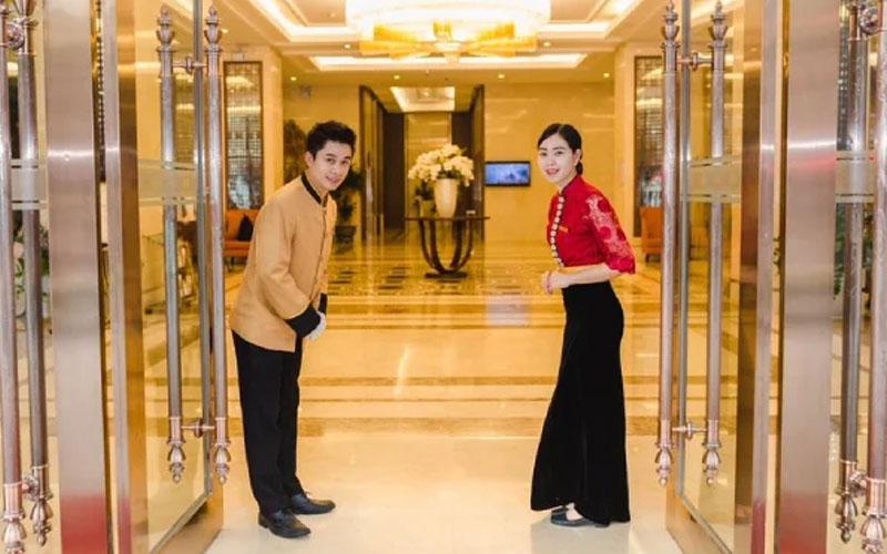Nhân viên bộ phận tiền sảnh làm gì? Mô tả công việc chi tiết