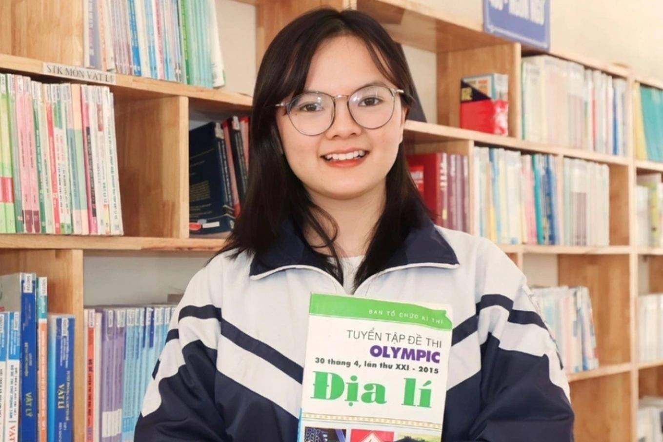 Từ nữ sinh nghèo vượt khó đến vinh dự góp mặt trong đội hình A80 - 2