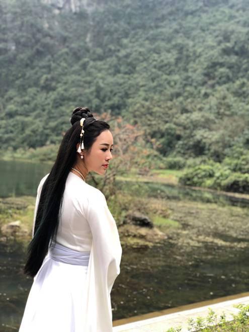 Nghe Hoa Trần hát 'Chiều phủ Tây Hồ' đậm chất tín ngưỡng thờ Mẫu Tam Phủ