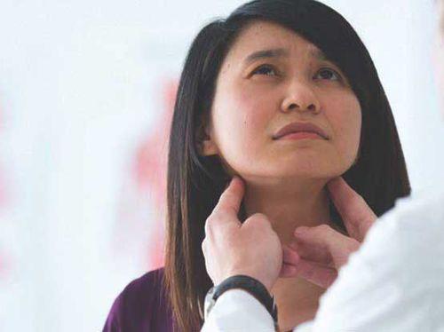 Thường xuyên bị đau họng có thể là dấu hiệu của ung thư thực quản