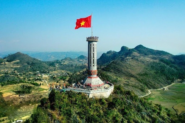Phải đáp ứng điều kiện gì để được nhập quốc tịch Việt Nam?